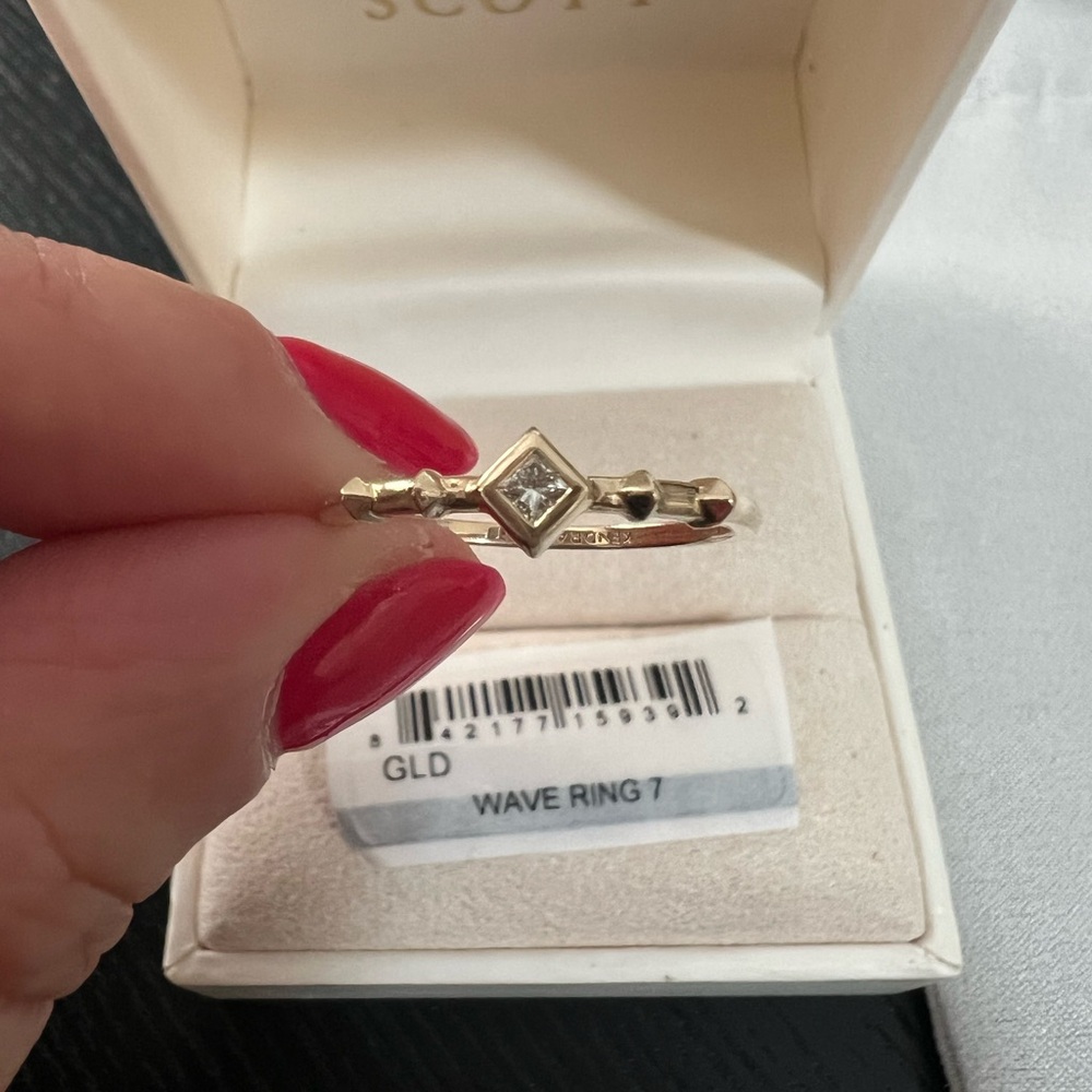 Kendra Scott 14k Yellow Gold Wave Ring. White diamonds. Size 7. Hard to find. - Picture 4 of 9